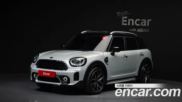 MINI Cooper Countryman 2