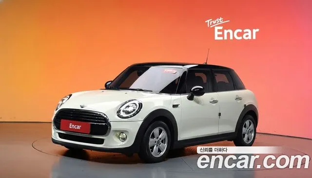 MINI Cooper 5 Base 3