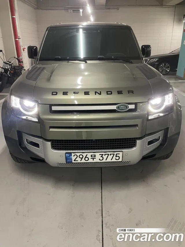 Land Rover Defender (L663) 110 D250 SE