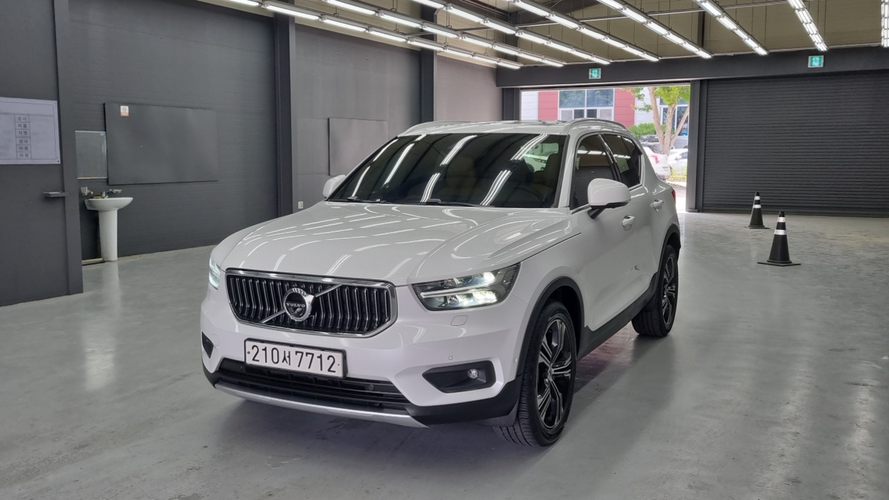 Volvo XC40 B4