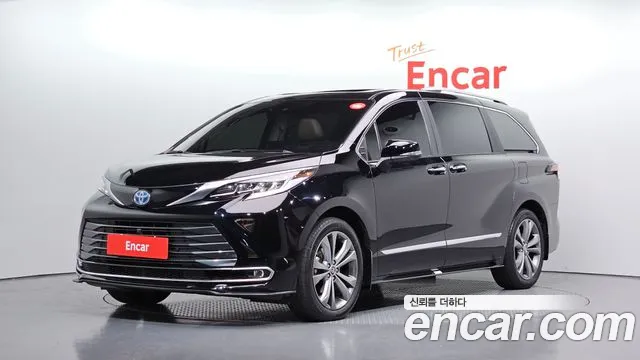 Toyota 4 2.5 Hybrid 2WD
