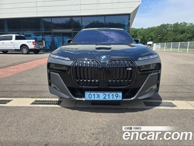 BMW i7 (G70) M70 xDrive M