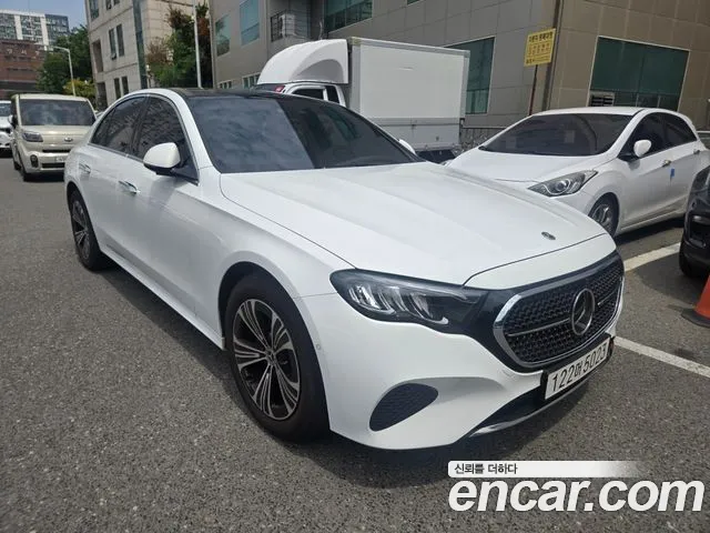 Mercedes-Benz E- W214 E200