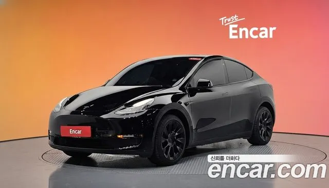 Tesla Y AWD