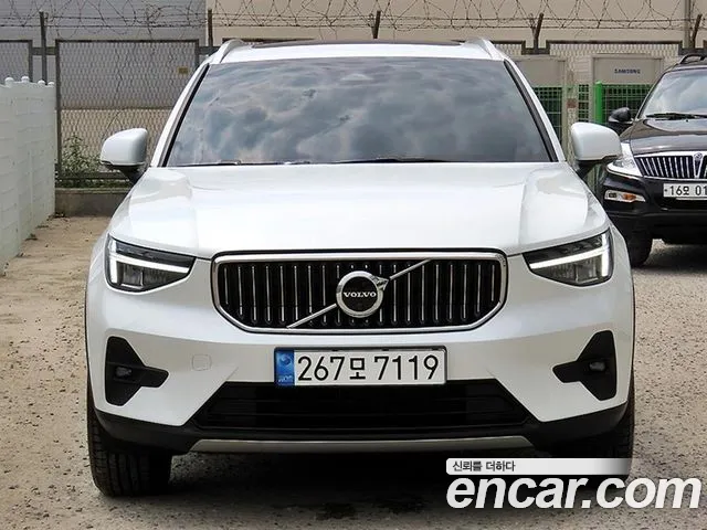 Volvo XC40 B4