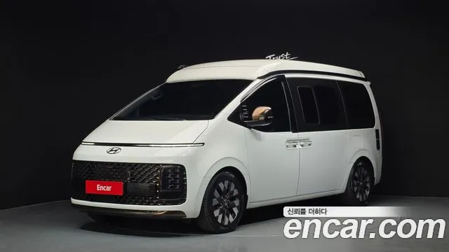 Hyundai Staria 4WD Prestige 4