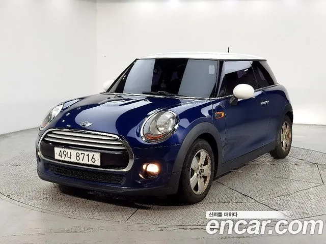 MINI Cooper Base 3