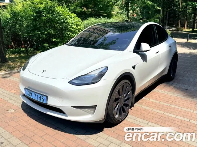 Tesla Y AWD