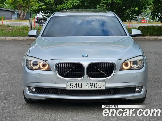 BMW 7 (F01) 740i