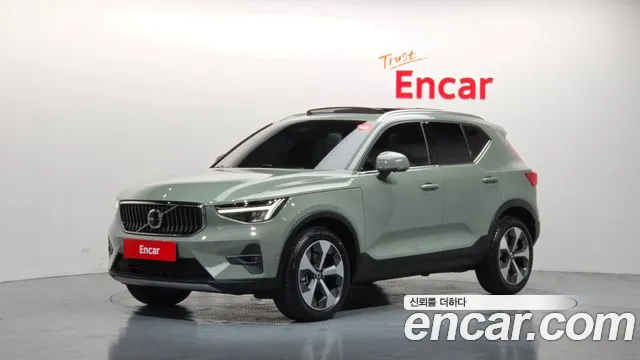 Volvo XC40 B4