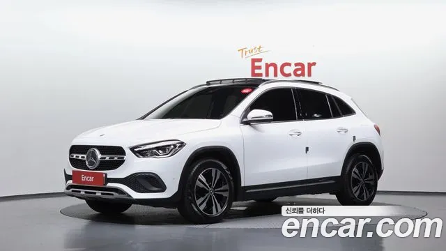 Mercedes-Benz GLA- H247 GLA220