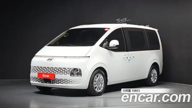 Hyundai Staria 3