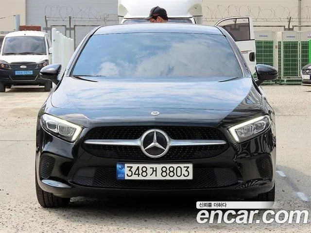 Mercedes-Benz A- W177 A220