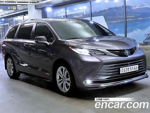 Toyota 4 2.5 Hybrid 2WD