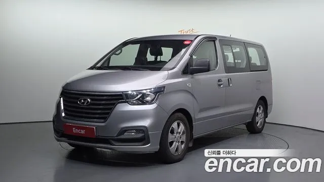 Hyundai The New Grand Starex 12