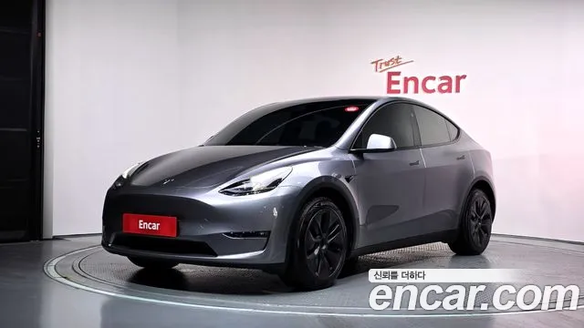 Tesla Y AWD