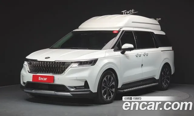 Kia Carnival 4 Gasoline 7