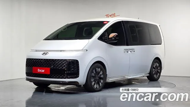 Hyundai Staria 4WD 9 Prestige