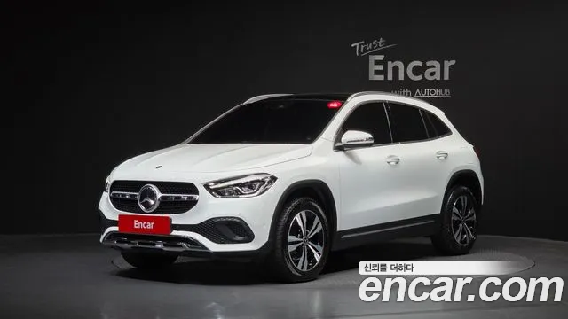 Mercedes-Benz GLA- H247 GLA220