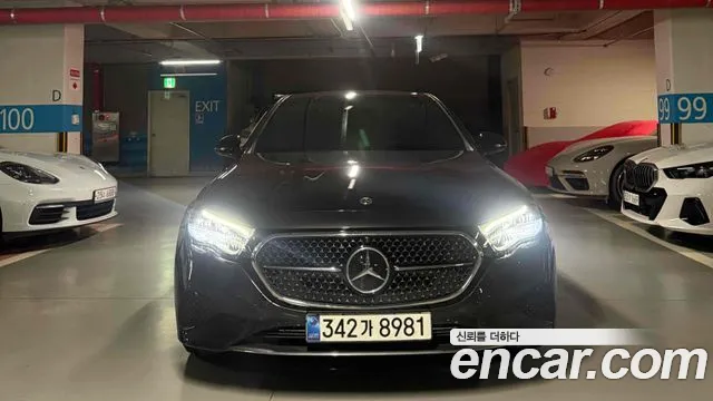 Mercedes-Benz E- W214 E200