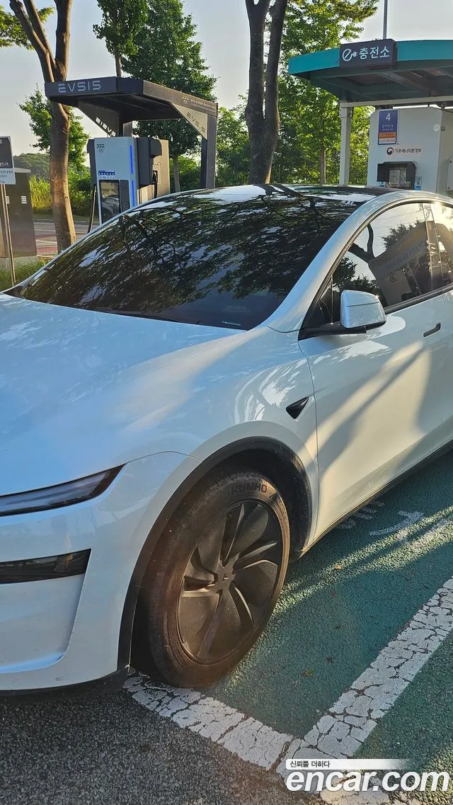 Tesla Y RWD