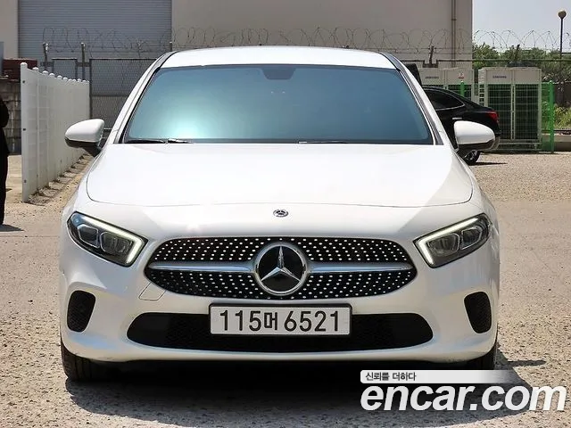 Mercedes-Benz A- W177 A220