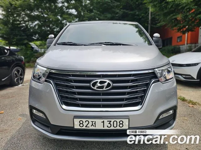 Hyundai The New Grand Starex 3