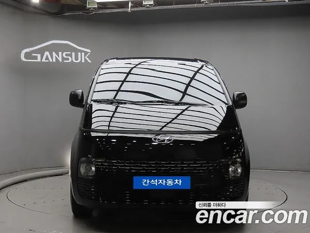 Hyundai Staria 3