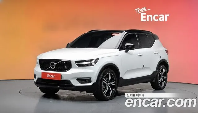 Volvo XC40 T4 R-