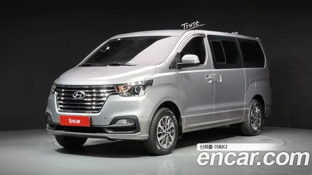 Hyundai The New Grand Starex 4WD 9 Exclusive