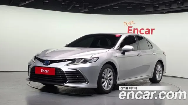 Toyota Camry (XV70) 2.5 LE Hybrid