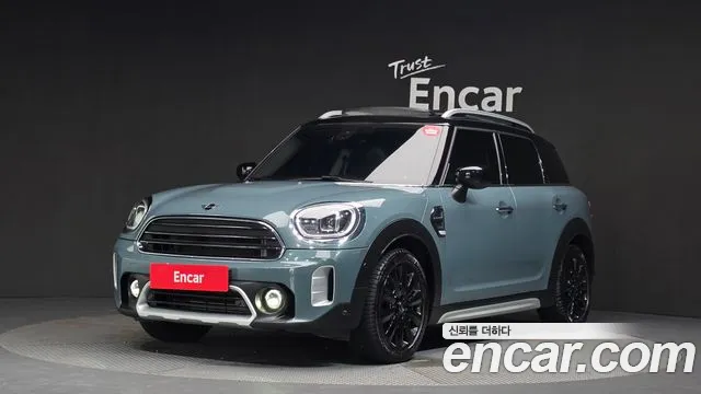 MINI Cooper Countryman 2