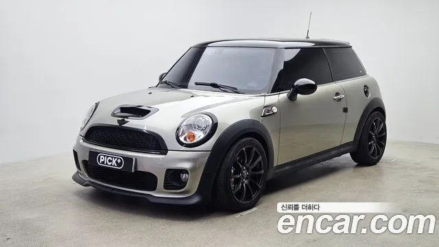 MINI Cooper S Base 2