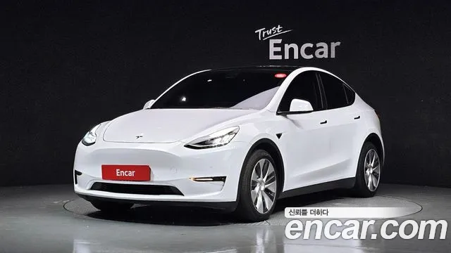 Tesla Y AWD