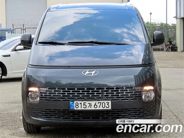 Hyundai Staria 3