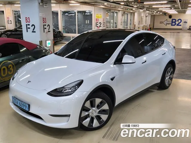 Tesla Y AWD