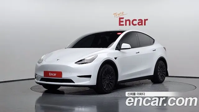 Tesla Y RWD