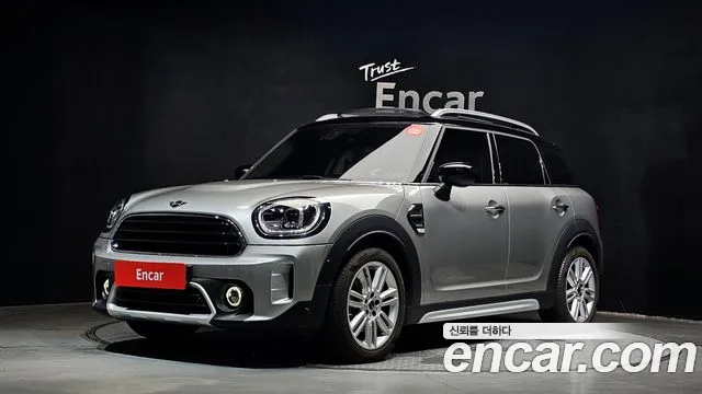 MINI Cooper Countryman 2