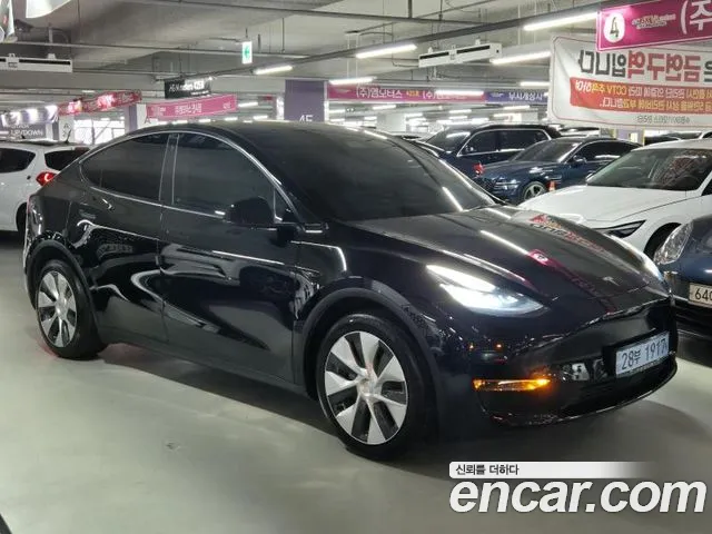 Tesla Y AWD