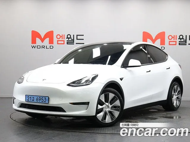 Tesla Y AWD