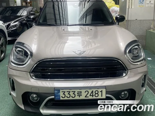 MINI Cooper Countryman 2