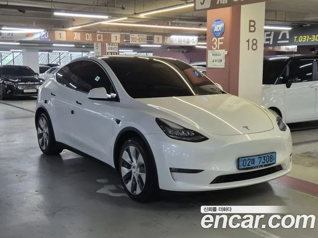 Tesla Y AWD