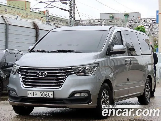 Hyundai The New Grand Starex 9 Premium