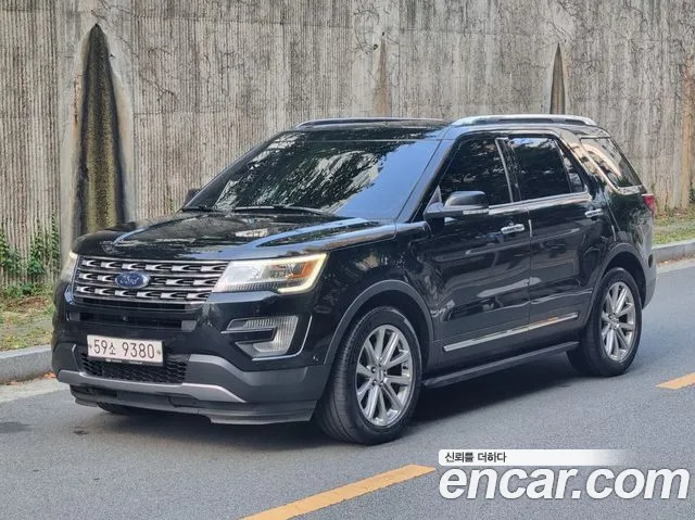 Ford Explorer 2.3 Limited 4WD 5