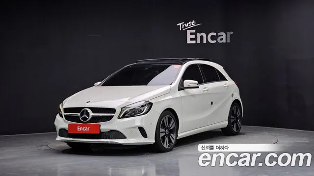 Mercedes-Benz A- W176 A200