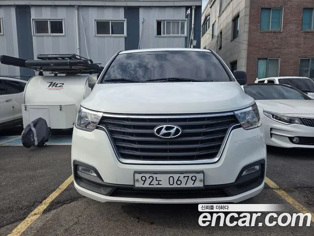 Hyundai The New Grand Starex 3