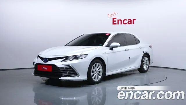 Toyota Camry (XV70) 2.5 LE Hybrid