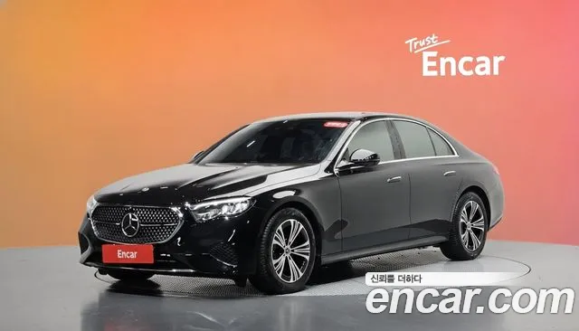 Mercedes-Benz E- W214 E200