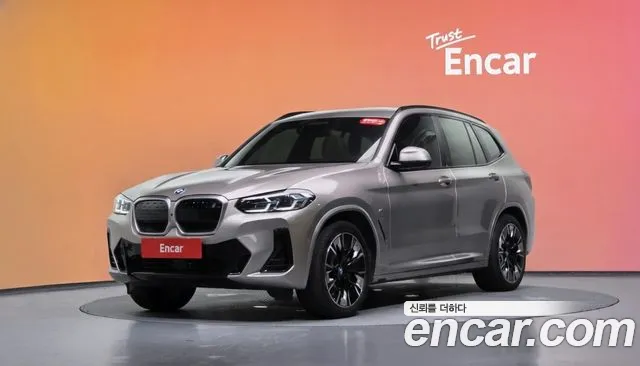 BMW iX3 M