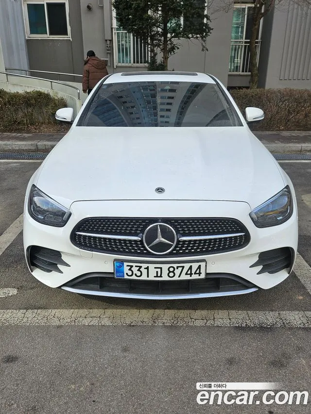 Mercedes-Benz E- W213 E220d 4MATIC AMG Line